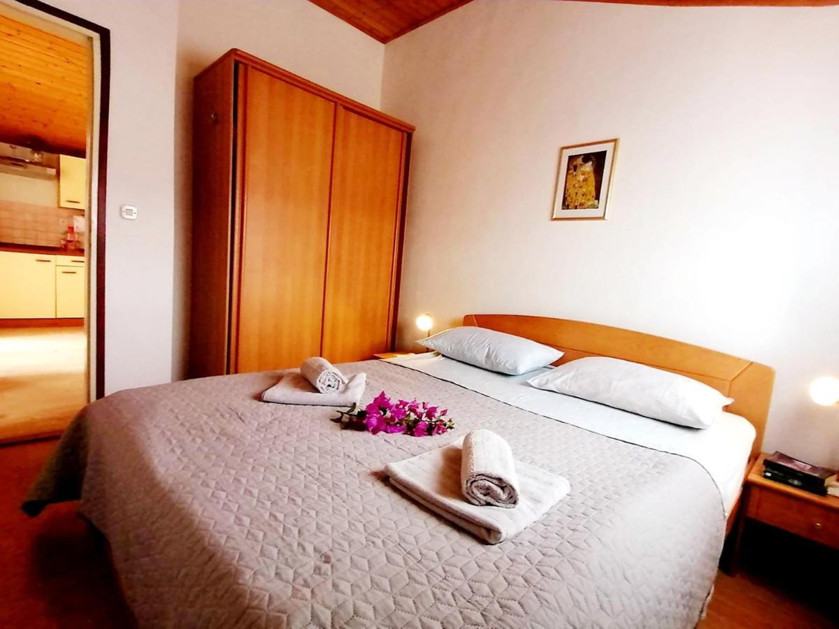 Apartments Mladen Sucuraj Luaran gambar