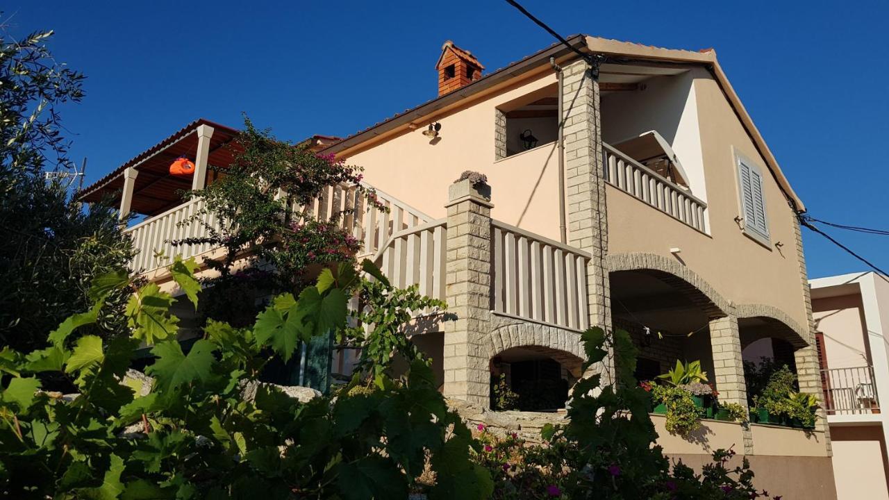 Apartments Mladen Sucuraj Luaran gambar