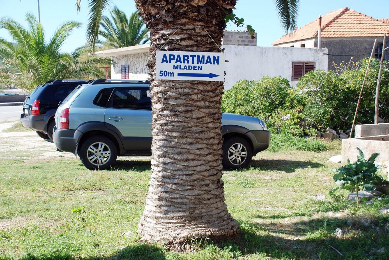 Apartments Mladen Sucuraj Luaran gambar